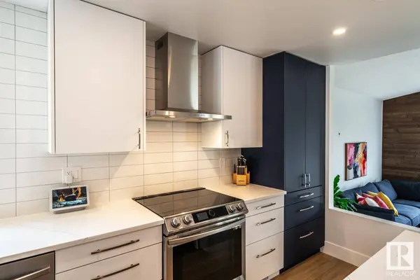 4008 74 ST NW, Edmonton, AB T6K 0X1