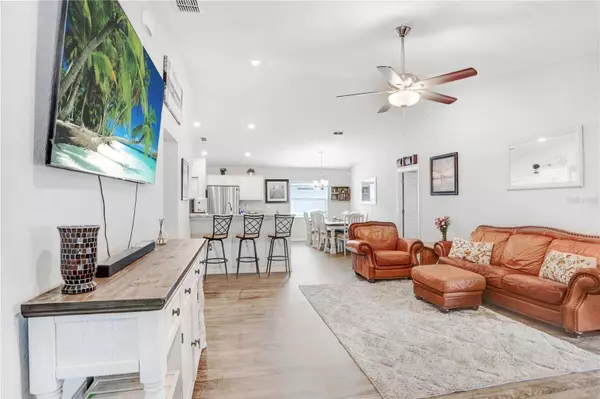 6837 ABBYWOOD LN, Zephyrhills, FL 33541