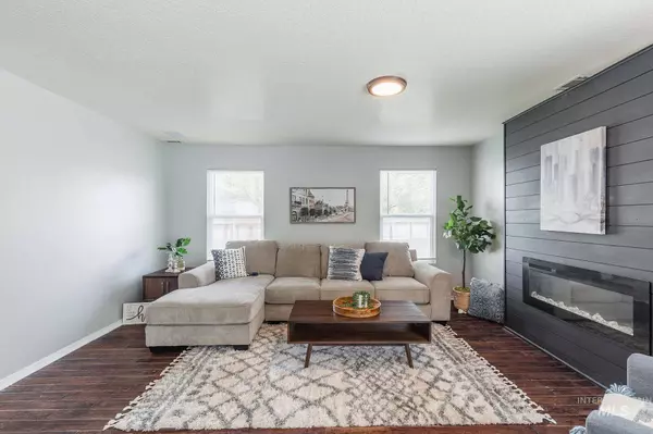 16046 N Pelican Butte Dr, Nampa, ID 83651