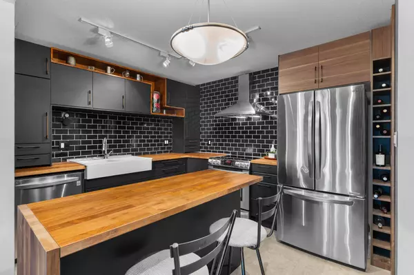 2575 WARE ST #203, Abbotsford, BC V2S 3E2