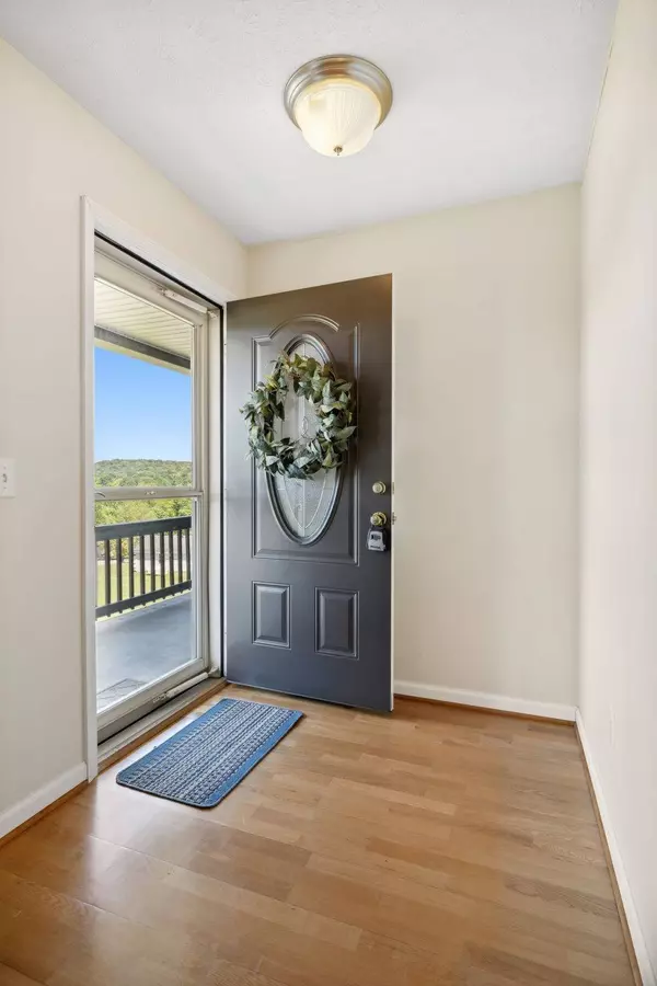 181 Hatton Dr, Gordonsville, TN 38563