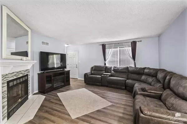 2519 Nutmeg CIR, Manhattan, KS 66502