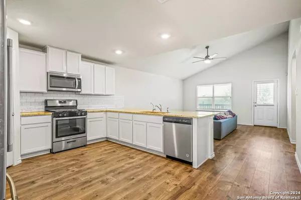 240 Cuban Emerald, San Antonio, TX 78253