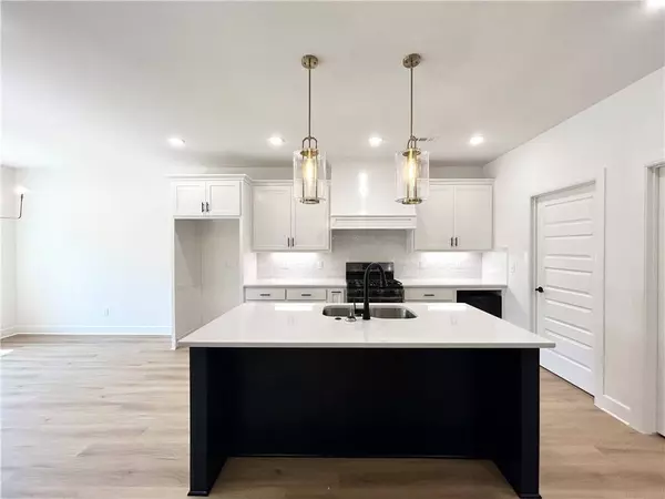 28 Dunbarton Dr, Bella Vista, AR 72715