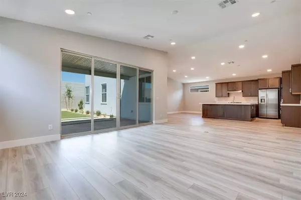 10103 Evergreen Pine Street, Las Vegas, NV 89166