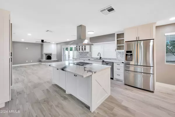 4449 W KEATING Circle, Glendale, AZ 85308