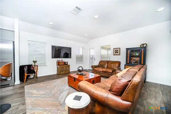 132 Docile LOOP, San Marcos, TX 78666