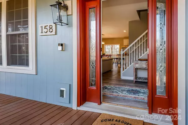 158 Pearson CIR, Lake Lure, NC 28746