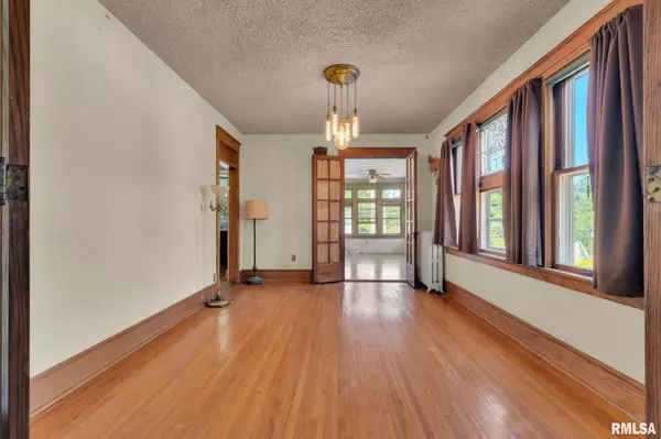 1000 23RD ST, Rock Island, IL 61201