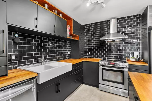 2575 WARE ST #203, Abbotsford, BC V2S 3E2