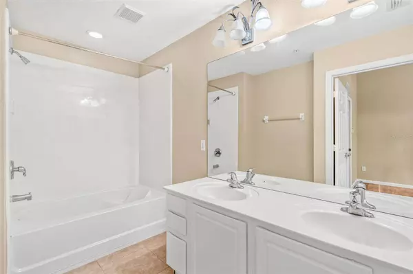 2804 POLVADERO LN #106, Orlando, FL 32835