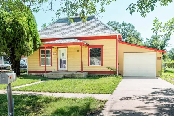 206 S Madison St, Hillsboro, KS 67063