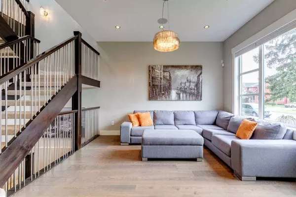 1808 23 AVE NW, Calgary, AB T2M1V7