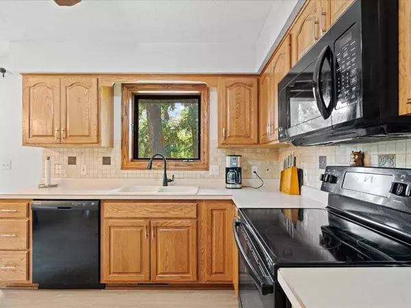 311 Greenfield ST NE, Cedar Rapids, IA 52402