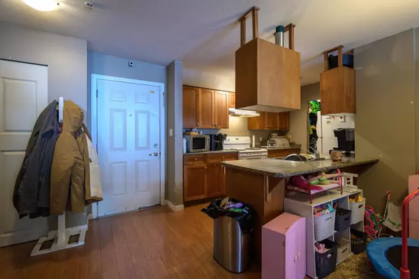 33960 OLD YALE RD #312, Abbotsford, BC V2S 2J9