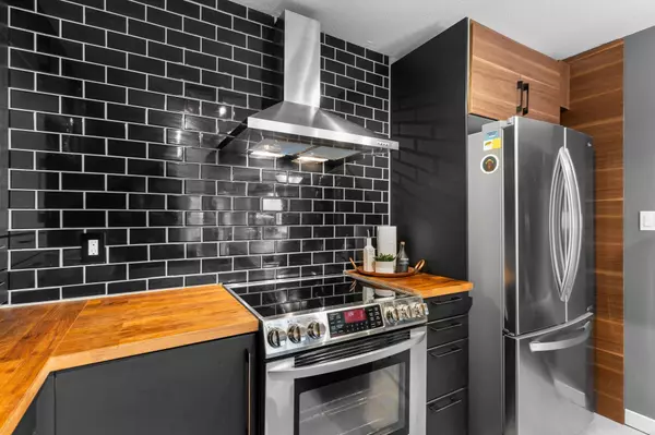 2575 WARE ST #203, Abbotsford, BC V2S 3E2