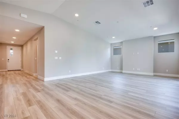 10103 Evergreen Pine Street, Las Vegas, NV 89166