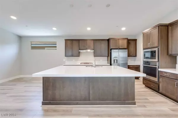 10103 Evergreen Pine Street, Las Vegas, NV 89166