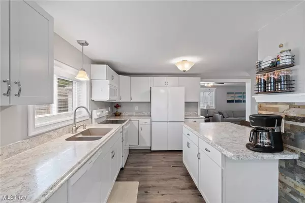 1427 Breiding RD, Akron, OH 44310