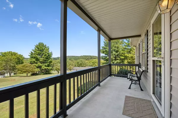 181 Hatton Dr, Gordonsville, TN 38563