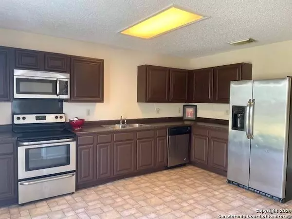 7819 Dueling Oak, San Antonio, TX 78254