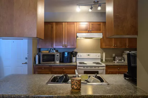 33960 OLD YALE RD #312, Abbotsford, BC V2S 2J9