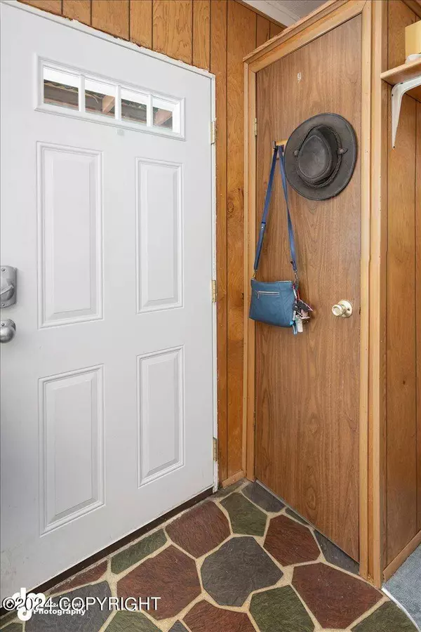 1908 Hillcrest DR #24, Anchorage, AK 99517