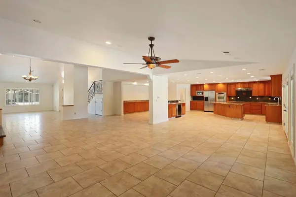 1709 Edgebrook DR, Modesto, CA 95355