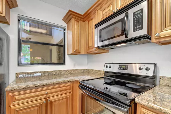 1495 Lake Crystal DR B, West Palm Beach, FL 33411