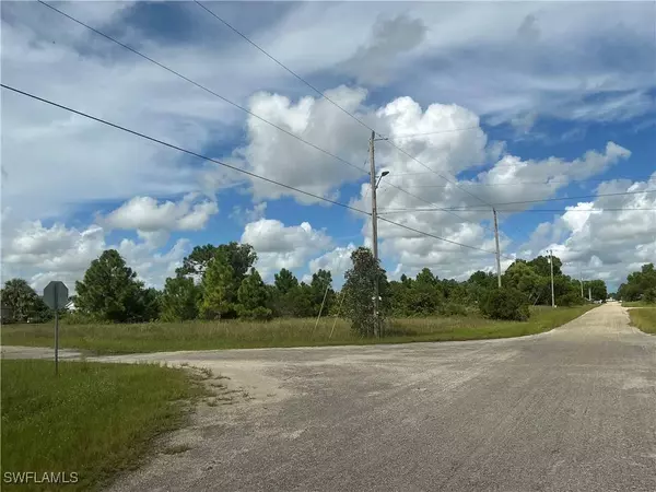 826 Brazos ST E, Lehigh Acres, FL 33974