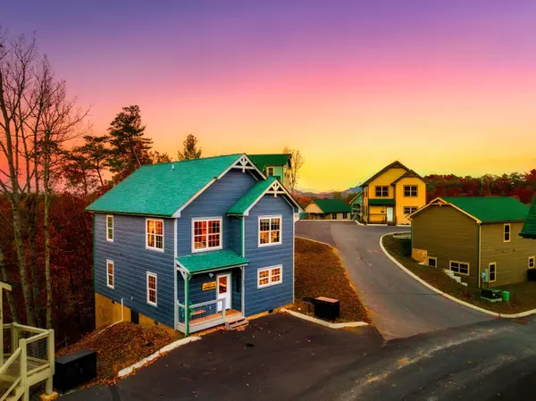 881 Osprey WAY, Pigeon Forge, TN 37863