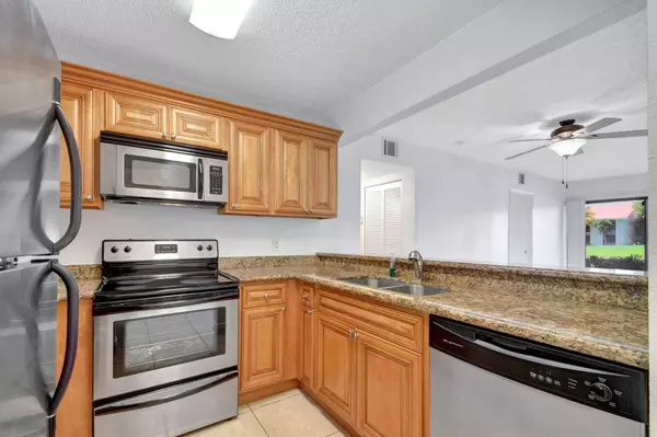 1495 Lake Crystal DR B, West Palm Beach, FL 33411