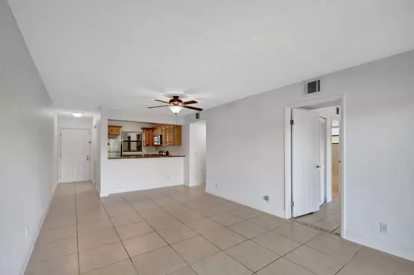 1495 Lake Crystal DR B, West Palm Beach, FL 33411