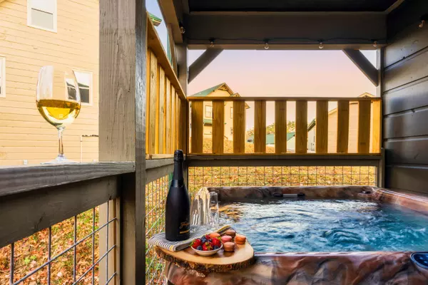 881 Osprey WAY, Pigeon Forge, TN 37863