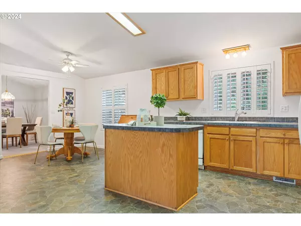 18535 S SCHUEBEL LN, Beavercreek, OR 97004