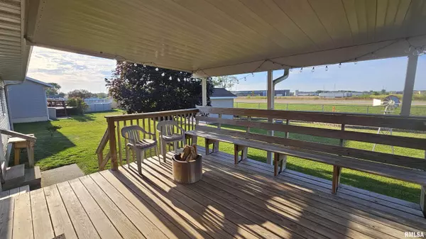 418 16TH PL, Camanche, IA 52730