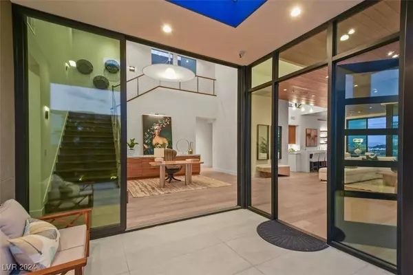 644 Scenic Cliff Drive, Henderson, NV 89012