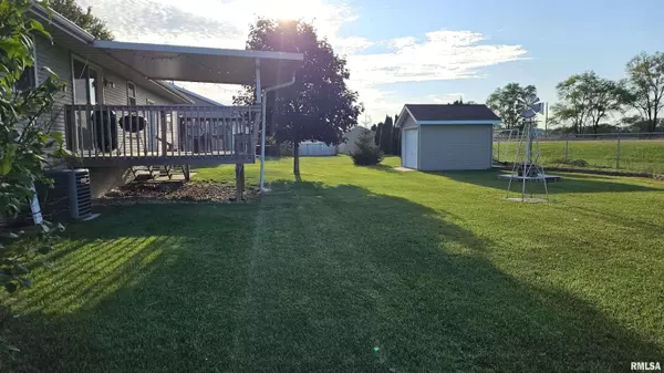 418 16TH PL, Camanche, IA 52730