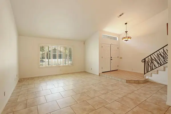 1709 Edgebrook DR, Modesto, CA 95355