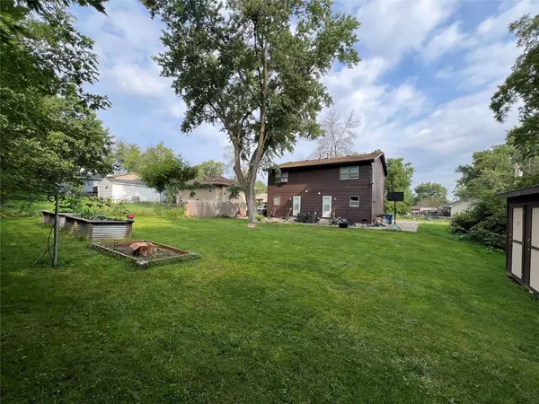 23/25 E Porter Avenue, Des Moines, IA 50315