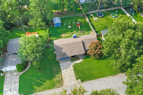 1101 E Chestnut Rd, Derby, KS 67037