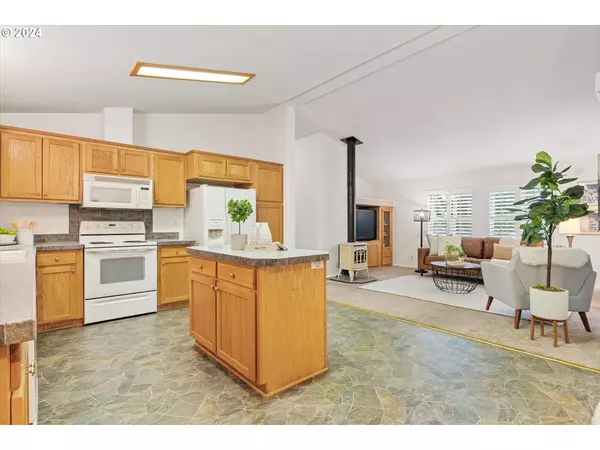 18535 S SCHUEBEL LN, Beavercreek, OR 97004