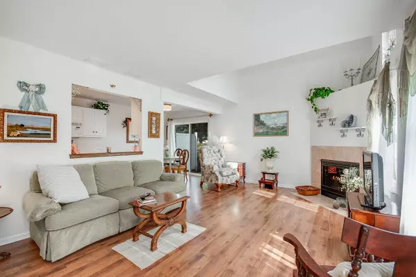 5356 Diamond Drive #B, Oak Forest, IL 60452