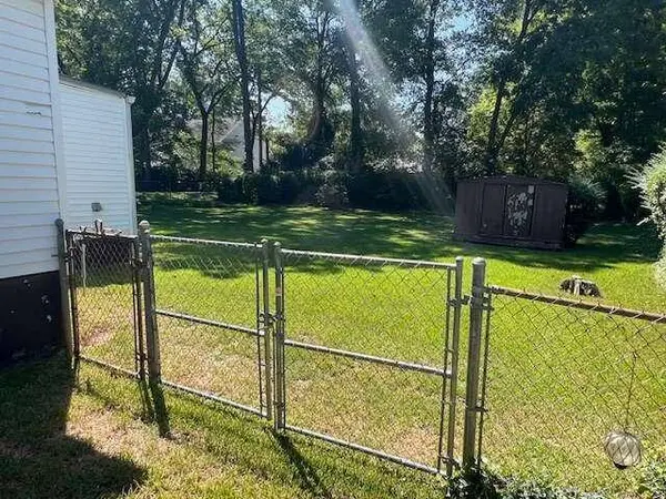 1068 Mclinden AVE SE, Smyrna, GA 30080