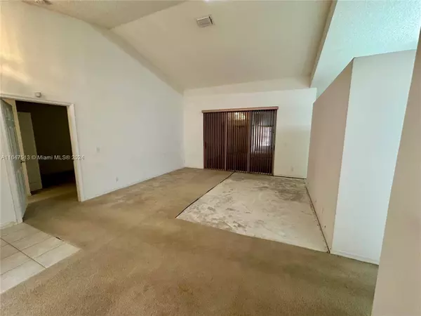 7333 NW 45th Ave, Coconut Creek, FL 33073