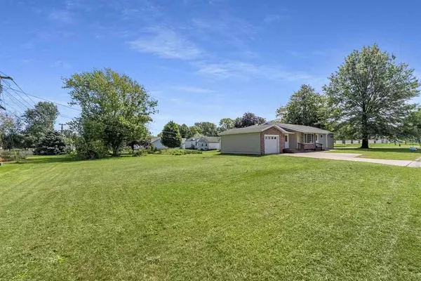 701 10Th Ave, Durant, IA 52747