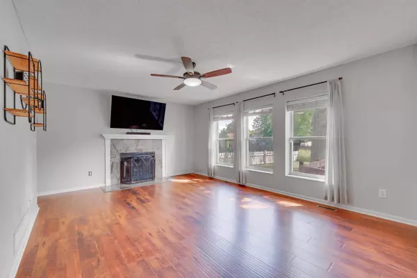 864 Cape Henry Drive, Columbus, OH 43228