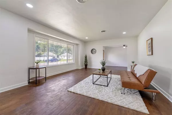 701 10Th Ave, Durant, IA 52747