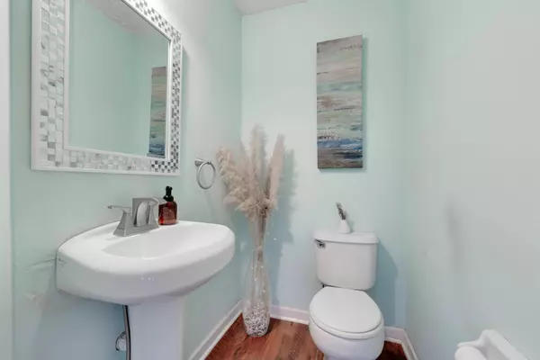 864 Cape Henry Drive, Columbus, OH 43228