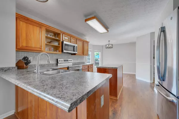 864 Cape Henry Drive, Columbus, OH 43228